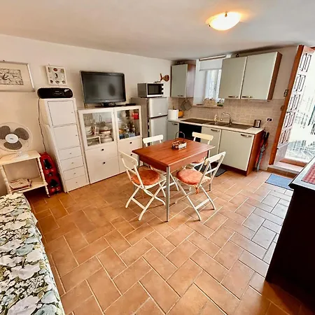 Appartamento Bilo Torre - Caratteristico Cielo Terra Con Vista Mare In Centro Numana