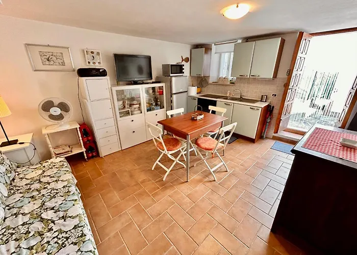 Appartamento Bilo Torre - Caratteristico Cielo Terra Con Vista Mare In Centro Numana